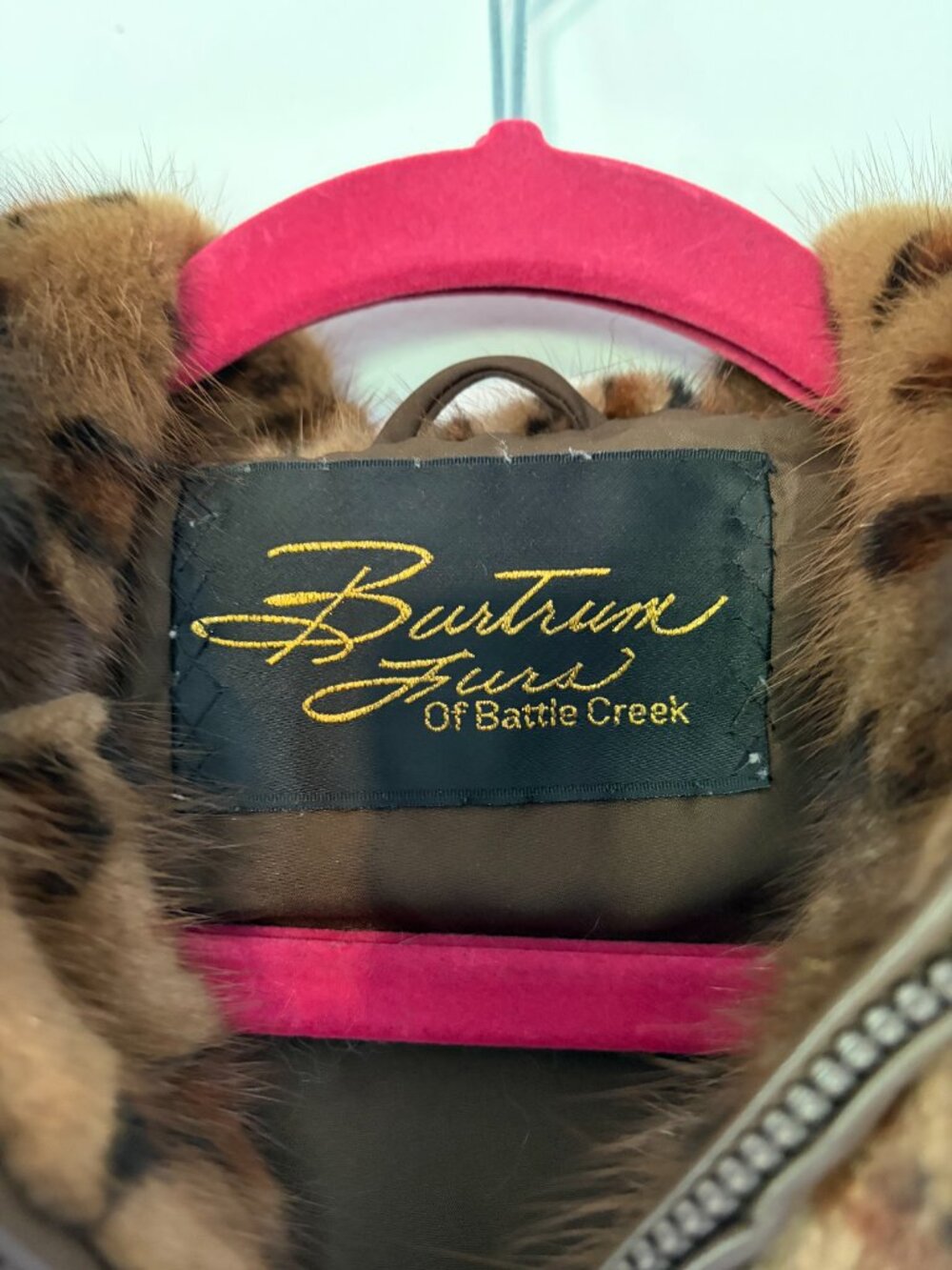Burtrum Fur of Battle Creek Leopard Print Mink Coat | Size 44 (Large/XL) - Picture 5 of 10